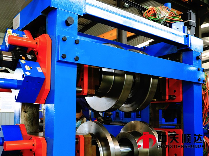 全自動(dòng)焊管成型機(jī)